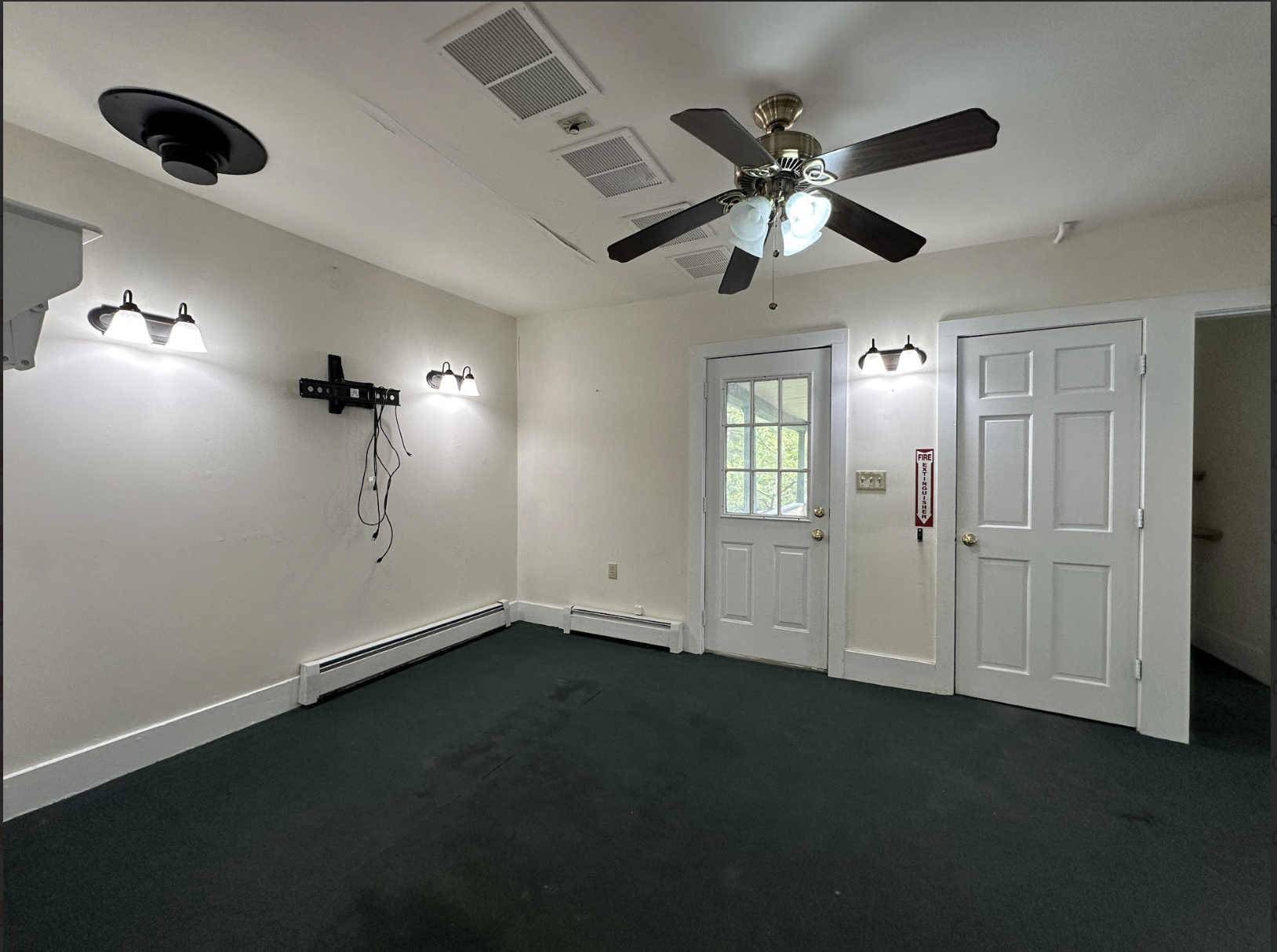 Interior 4