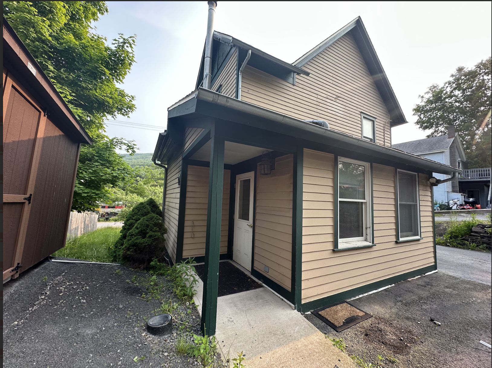 Exterior 3